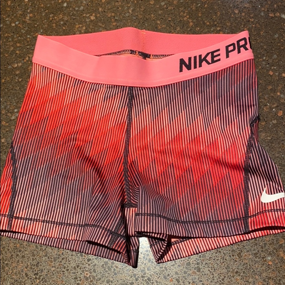 Women’s Nike Pro’s